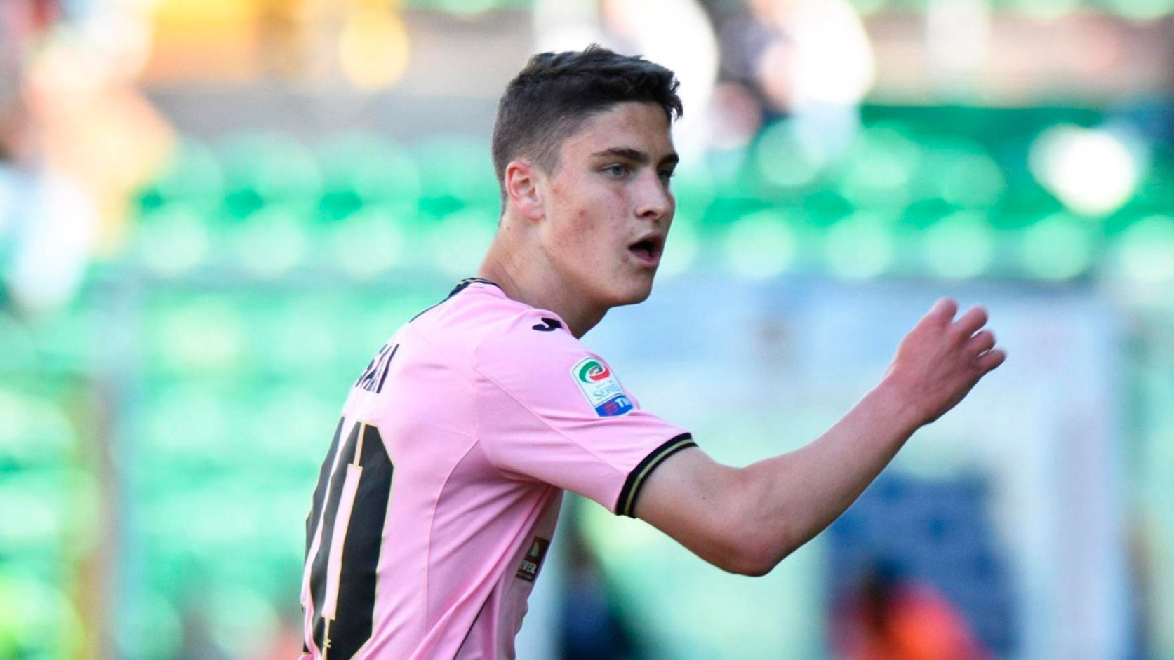 满冠体育官方-转会期克里夫兰骑士备战欧联，遗憾出局细节曝光，更衣室稳定，团队化学反应显著(阿什拉夫转会)