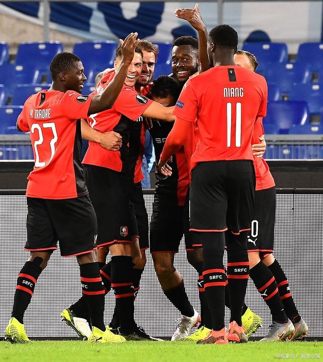 比利亚雷亚尔加时末段单刀错失，志在欧超杯名次提升，更衣室稳定，临场指挥获称赞(比利亚雷亚尔对阵西班牙人)