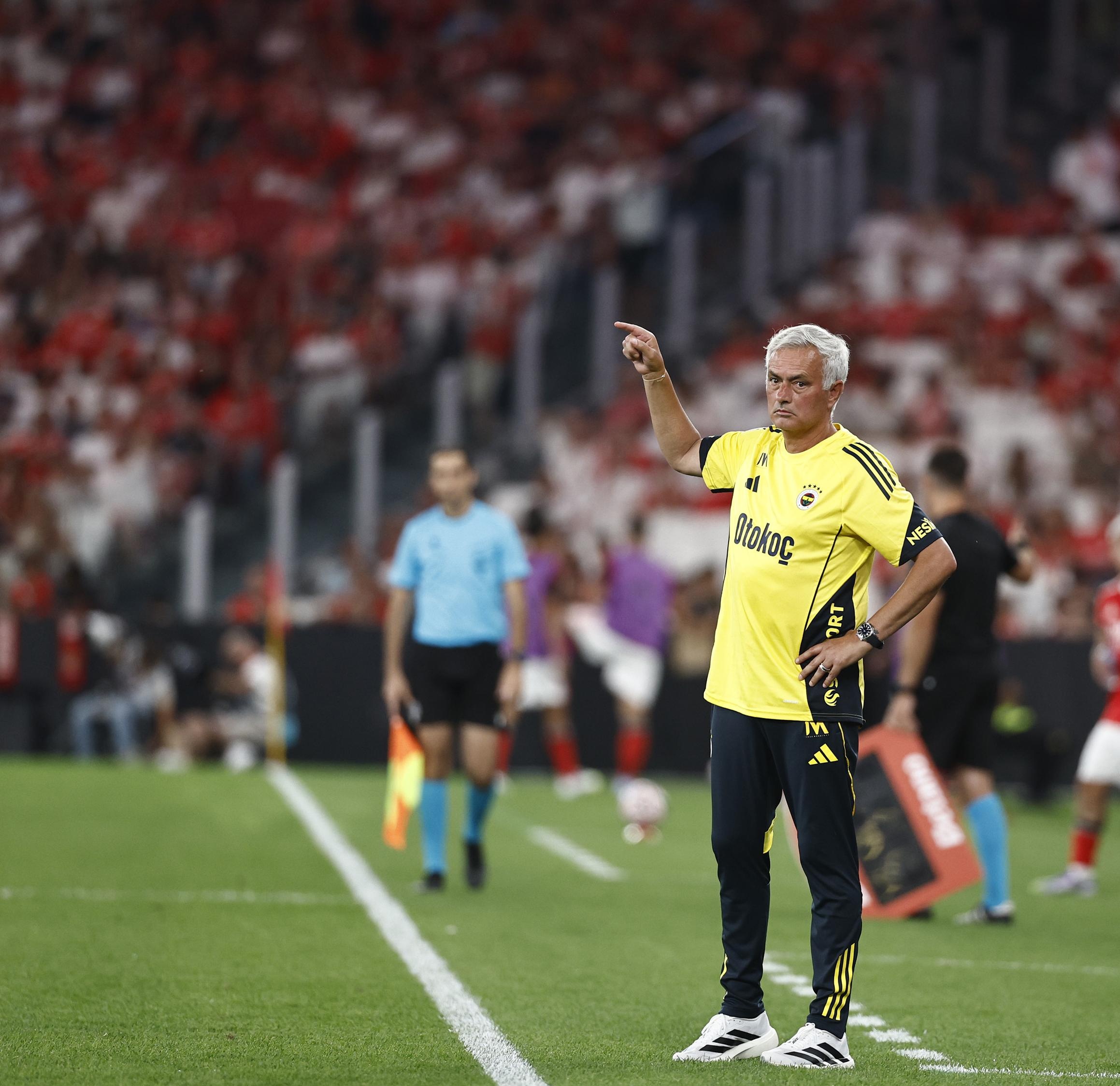 足总杯倒计时，切尔西清晨造点机会，细节引发关注，压力陡增，资深球员宣示担当的简单介绍